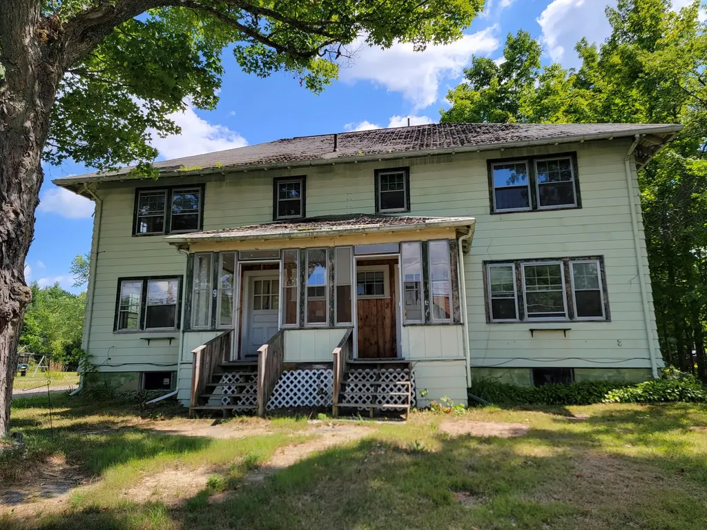 109 Commercial Street Hartland ME 04943