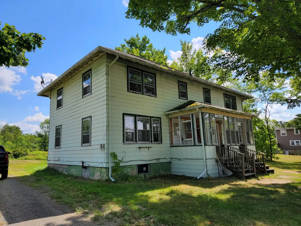 109 Commercial Street Hartland ME 04943