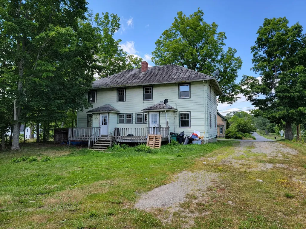109 Commercial Street Hartland ME 04943
