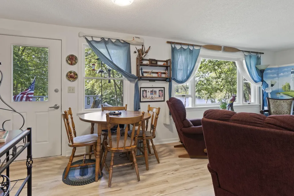15 Rainbow Court Topsham ME 04086
