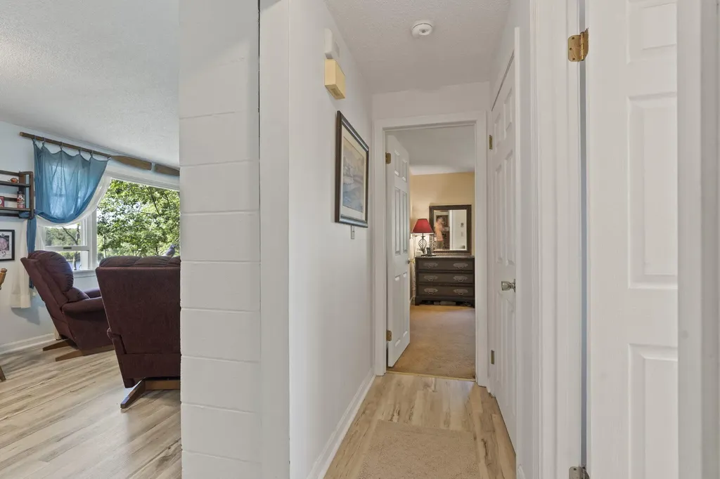 15 Rainbow Court Topsham ME 04086