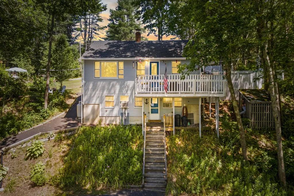 15 Rainbow Court Topsham ME 04086