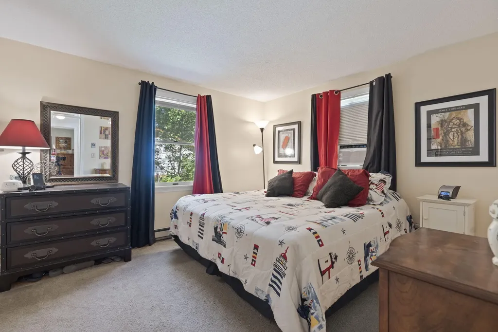 15 Rainbow Court Topsham ME 04086
