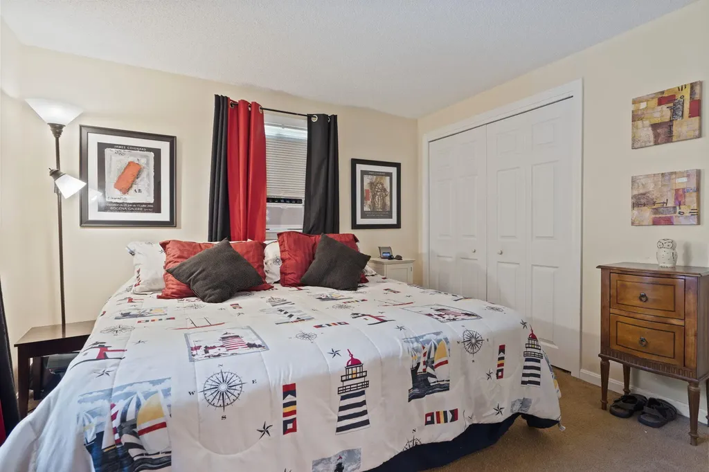 15 Rainbow Court Topsham ME 04086