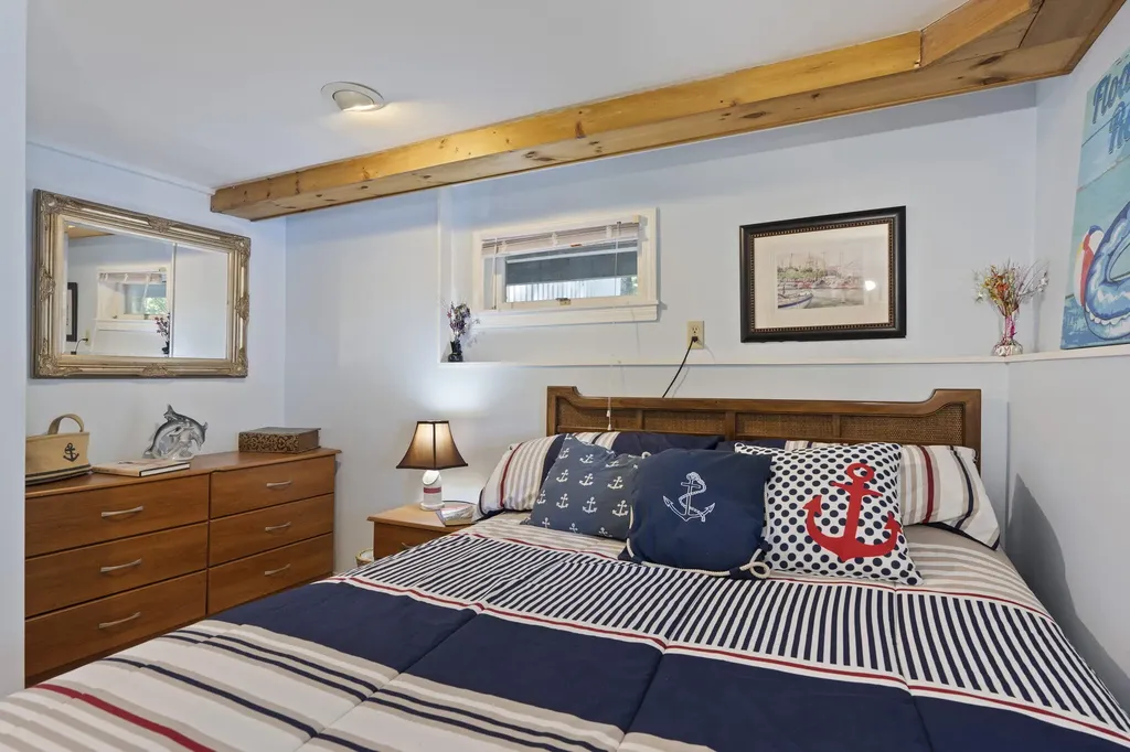 15 Rainbow Court Topsham ME 04086