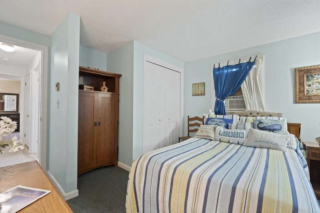 15 Rainbow Court Topsham ME 04086