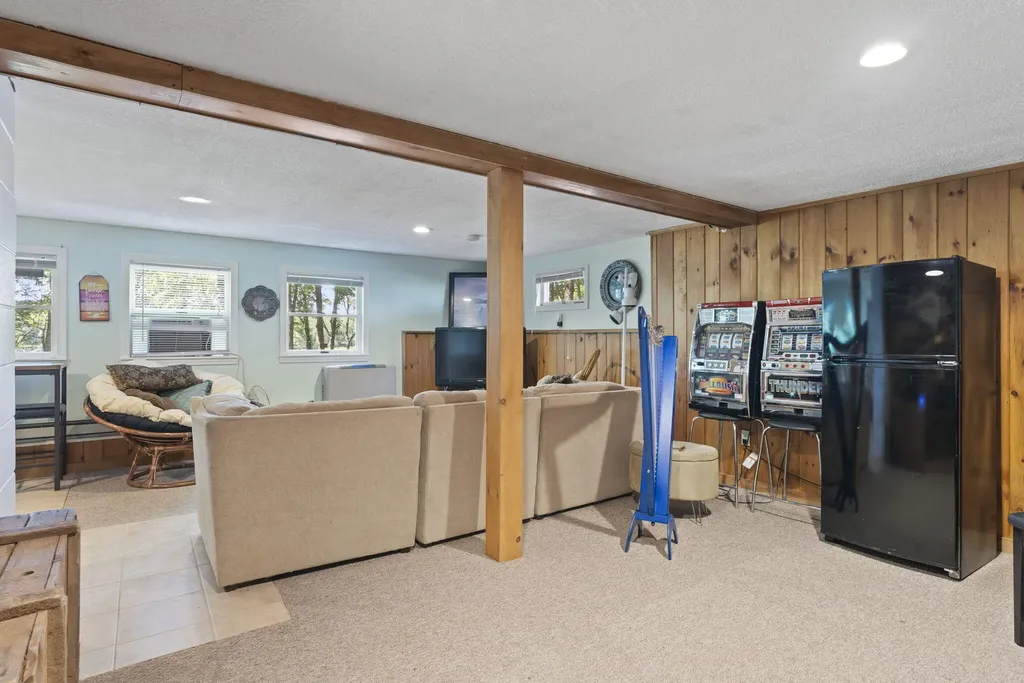 15 Rainbow Court Topsham ME 04086