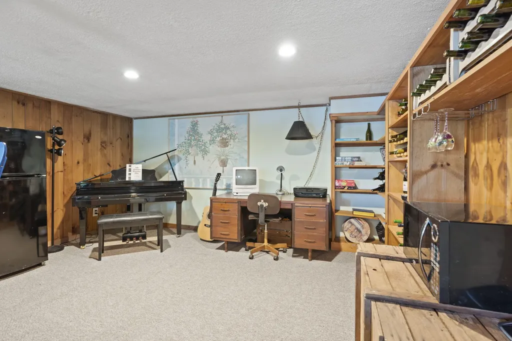 15 Rainbow Court Topsham ME 04086