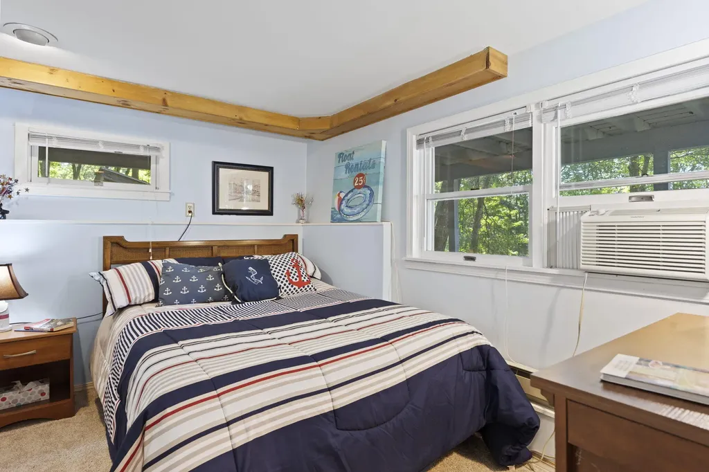 15 Rainbow Court Topsham ME 04086