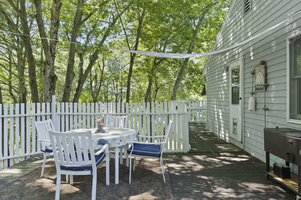 15 Rainbow Court Topsham ME 04086