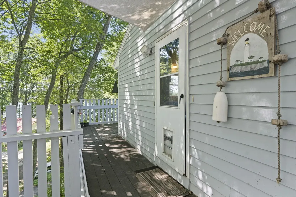 15 Rainbow Court Topsham ME 04086