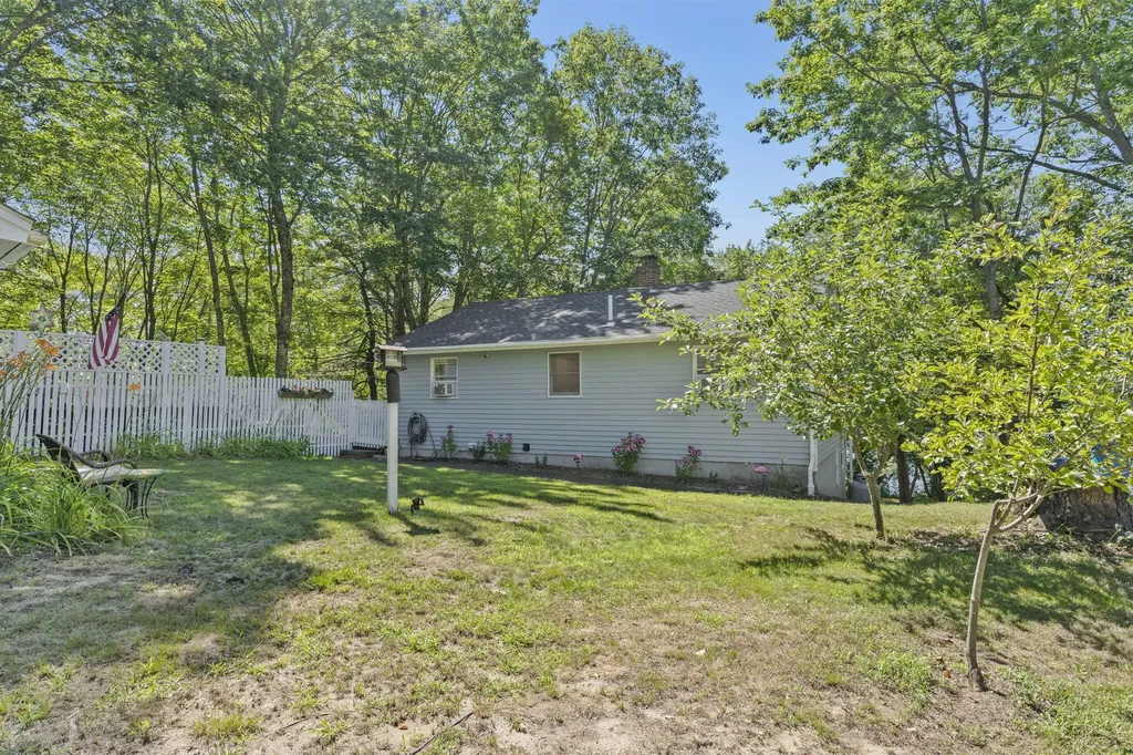 15 Rainbow Court Topsham ME 04086