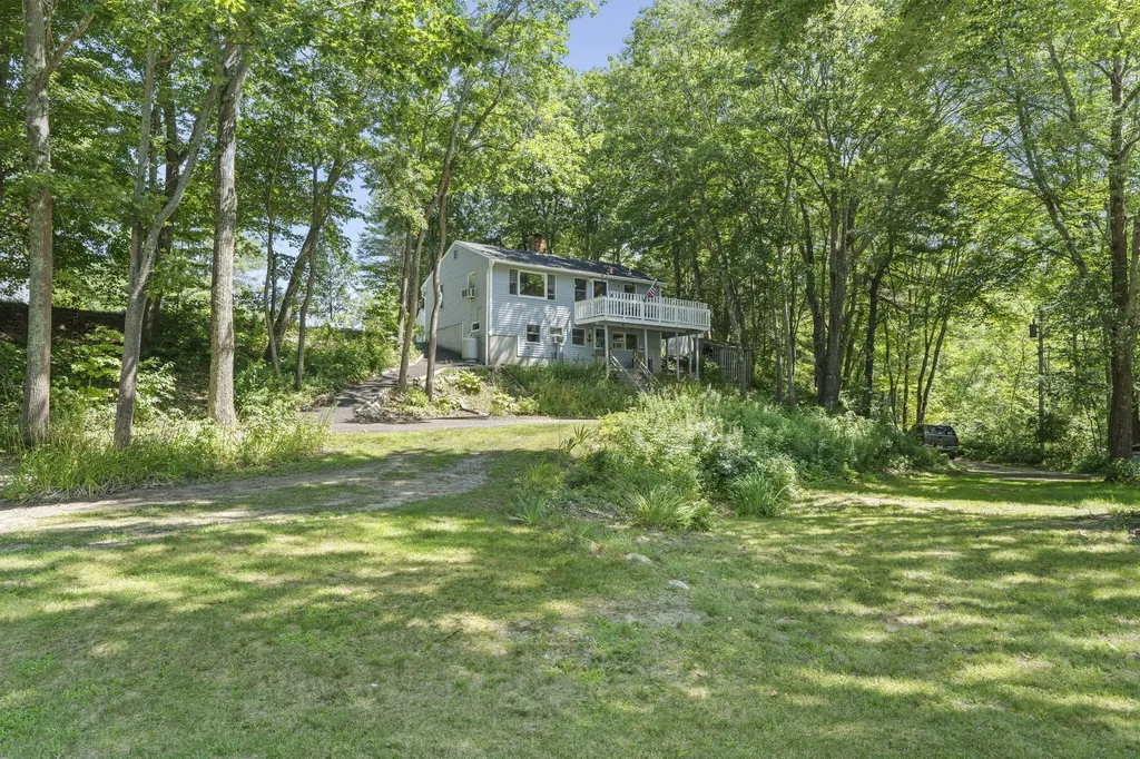 15 Rainbow Court Topsham ME 04086