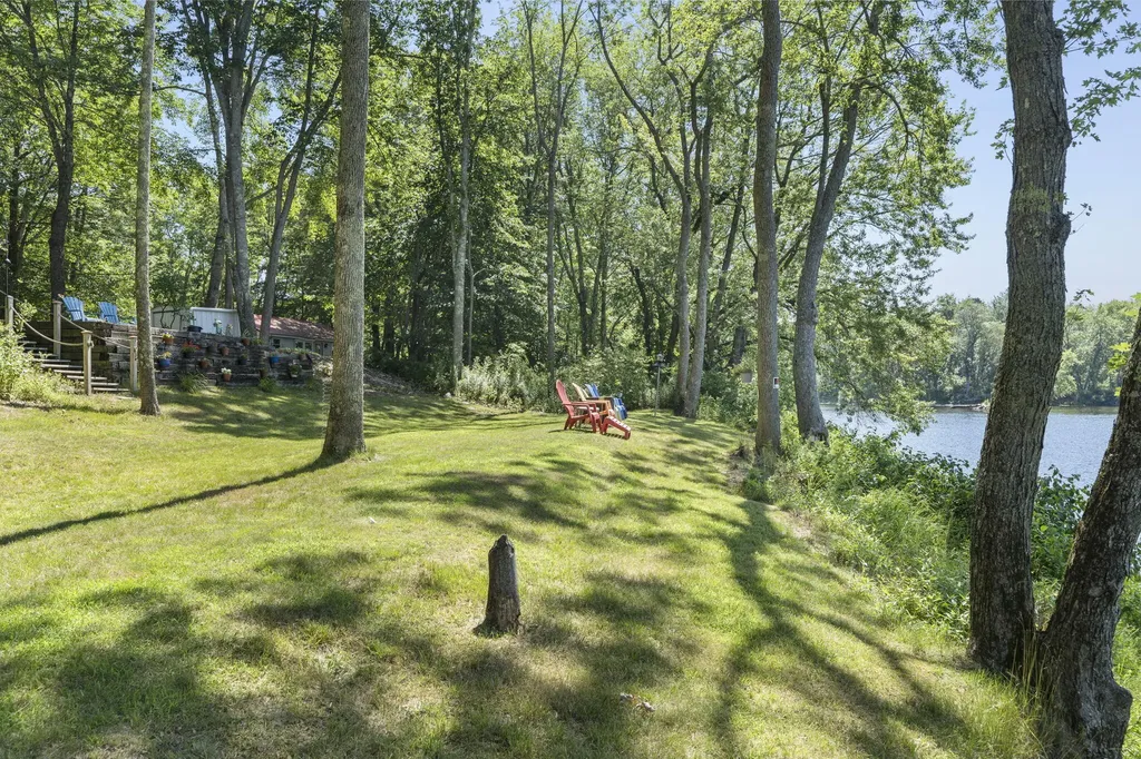 15 Rainbow Court Topsham ME 04086