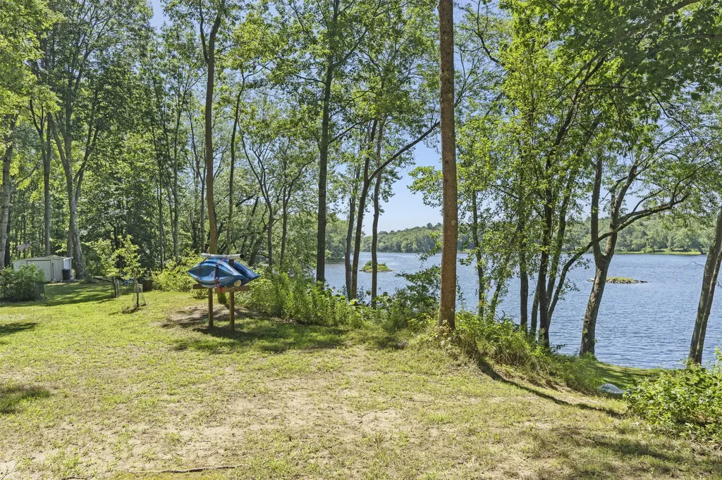15 Rainbow Court Topsham ME 04086