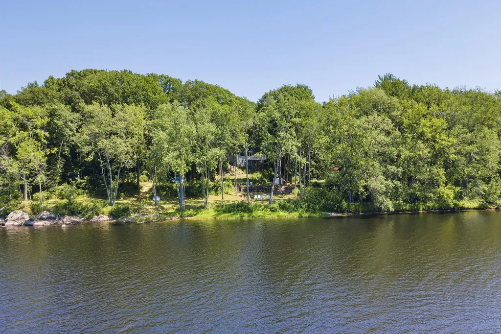 15 Rainbow Court Topsham ME 04086