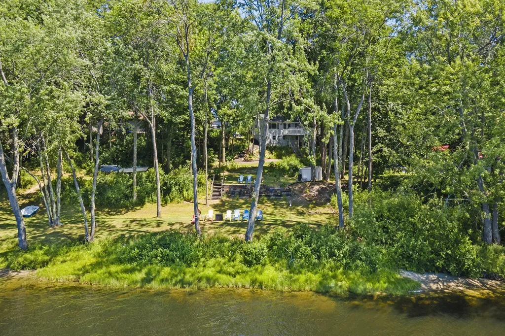15 Rainbow Court Topsham ME 04086