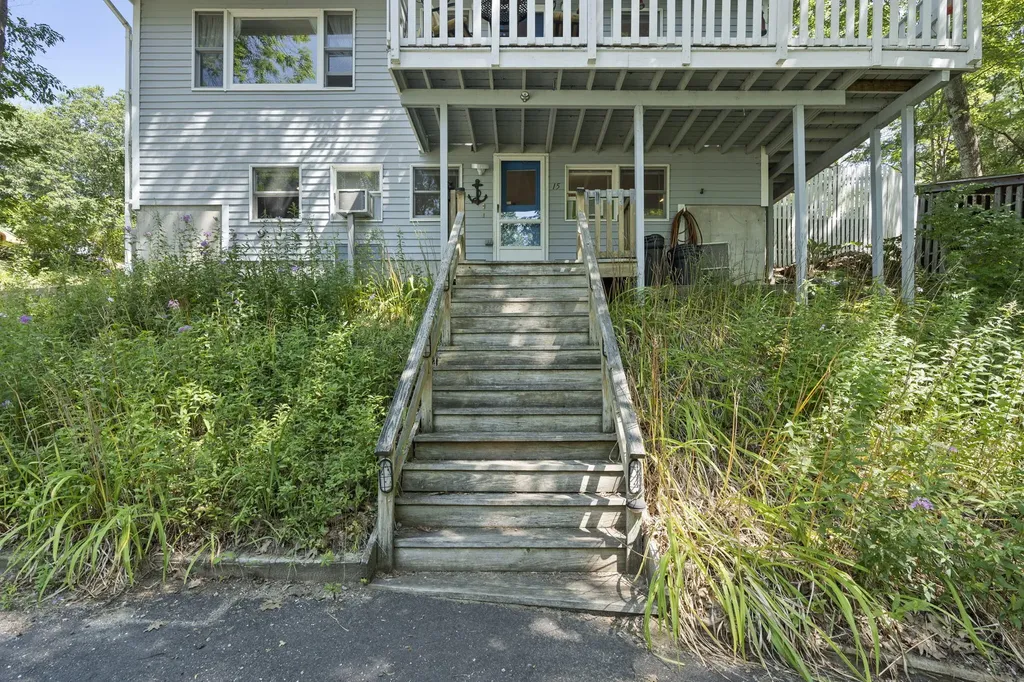 15 Rainbow Court Topsham ME 04086