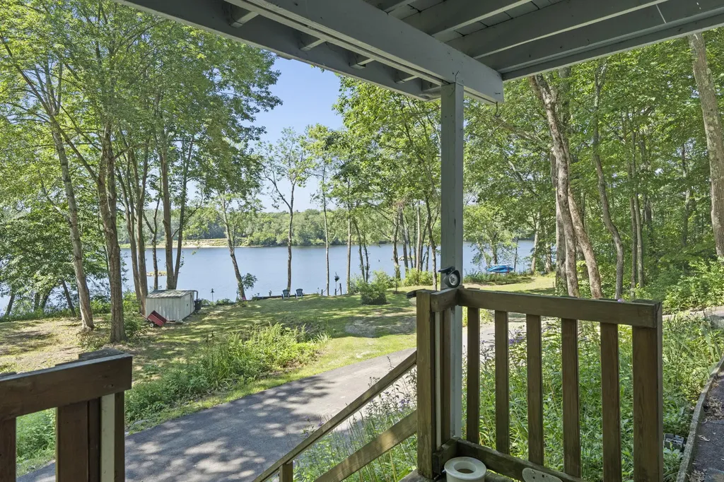 15 Rainbow Court Topsham ME 04086