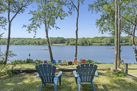 15 Rainbow Court Topsham ME 04086
