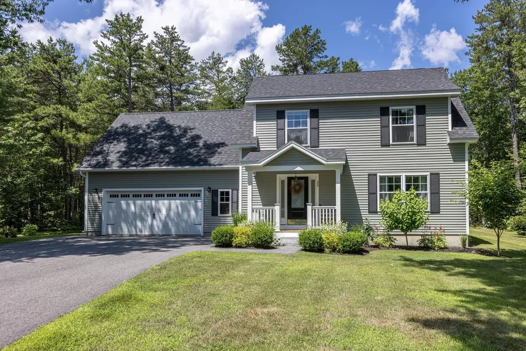 29 Laura Lane Gorham ME 04038