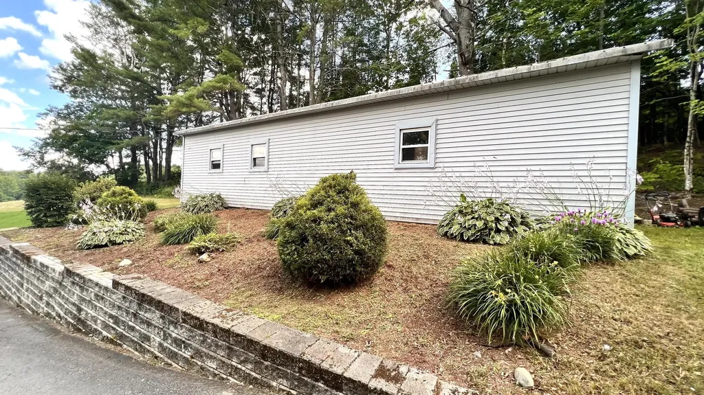 16 Nicholas Lane Dover-foxcroft ME 04426