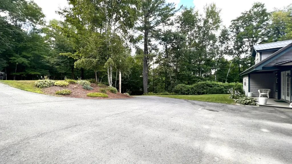 16 Nicholas Lane Dover-foxcroft ME 04426