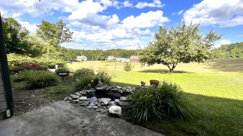 16 Nicholas Lane Dover-foxcroft ME 04426