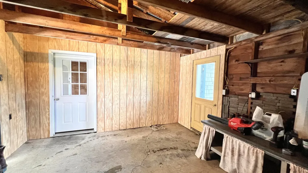 16 Nicholas Lane Dover-foxcroft ME 04426