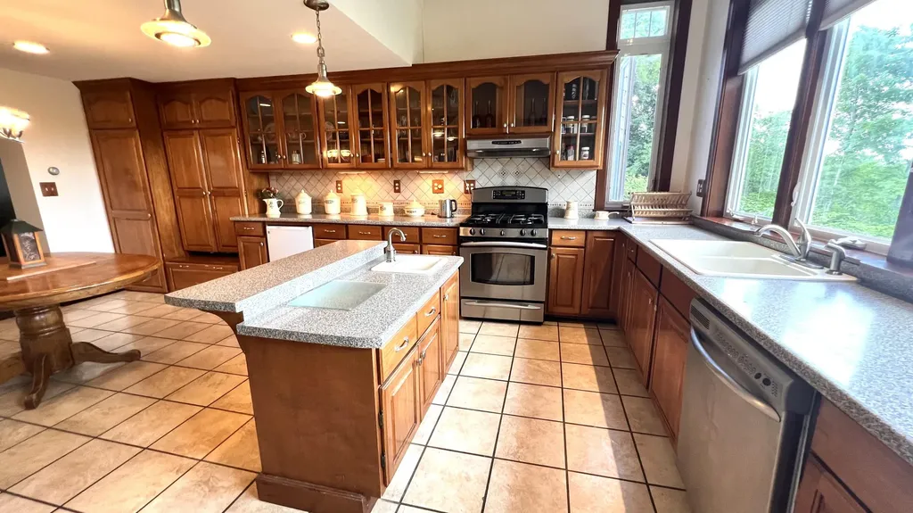 16 Nicholas Lane Dover-foxcroft ME 04426