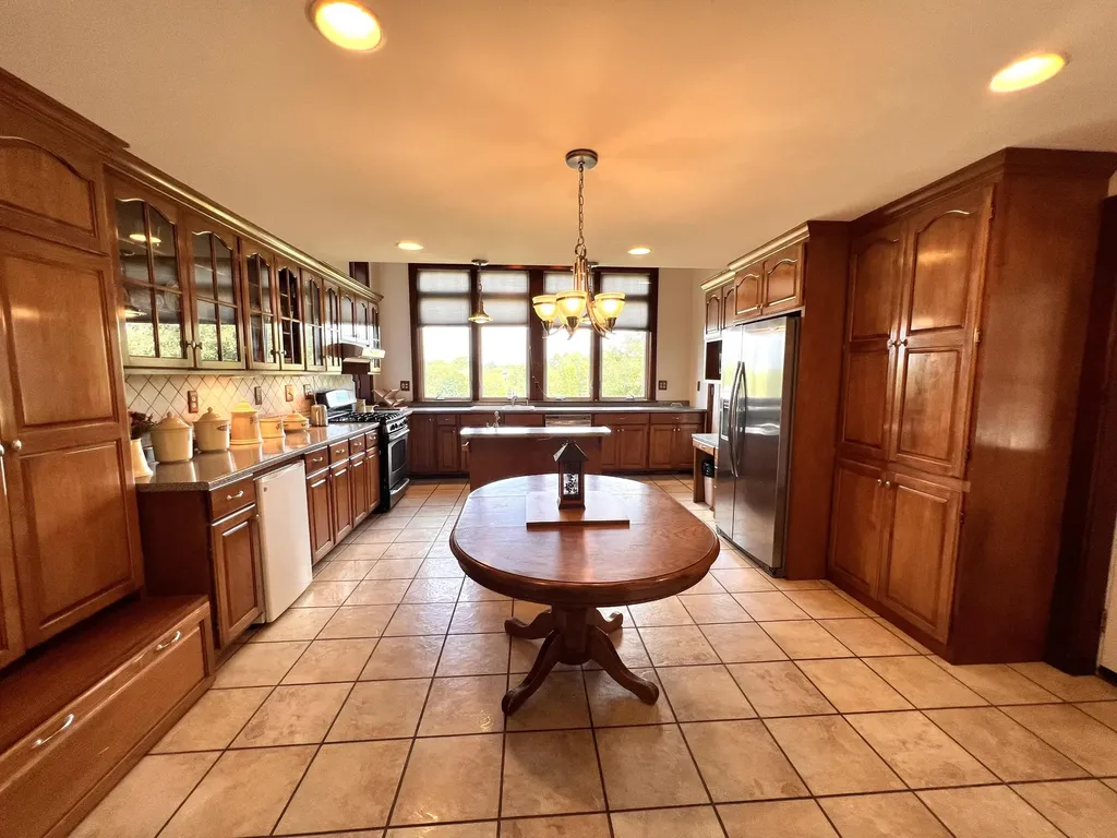 16 Nicholas Lane Dover-foxcroft ME 04426