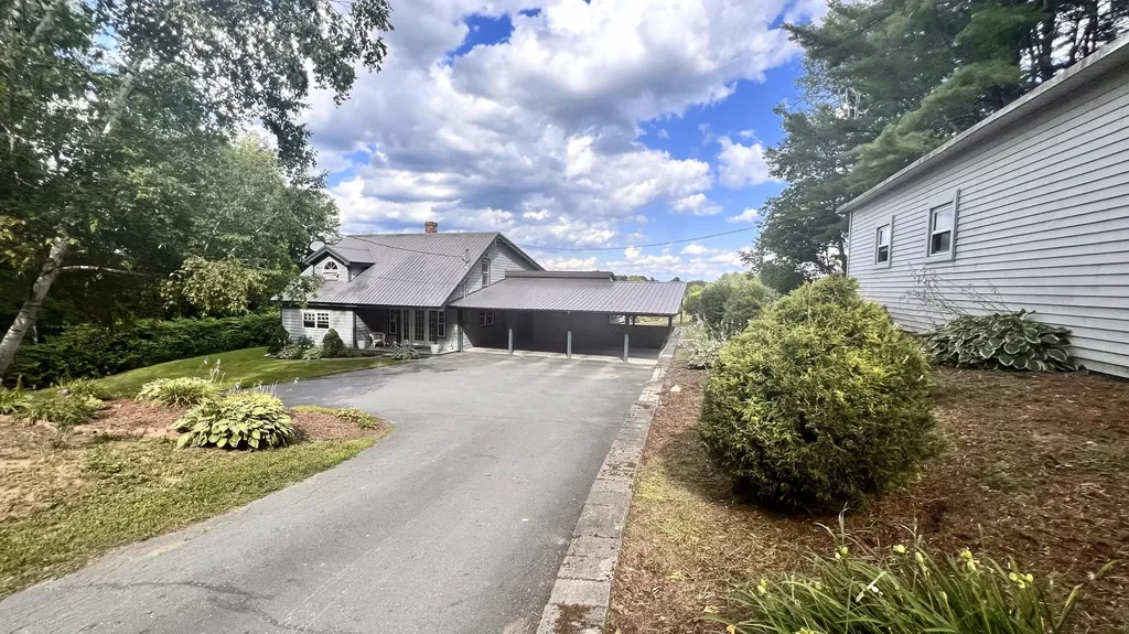 16 Nicholas Lane Dover-foxcroft ME 04426