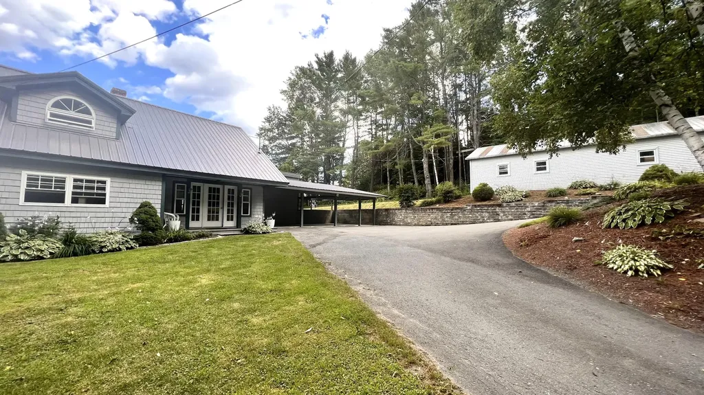 16 Nicholas Lane Dover-foxcroft ME 04426
