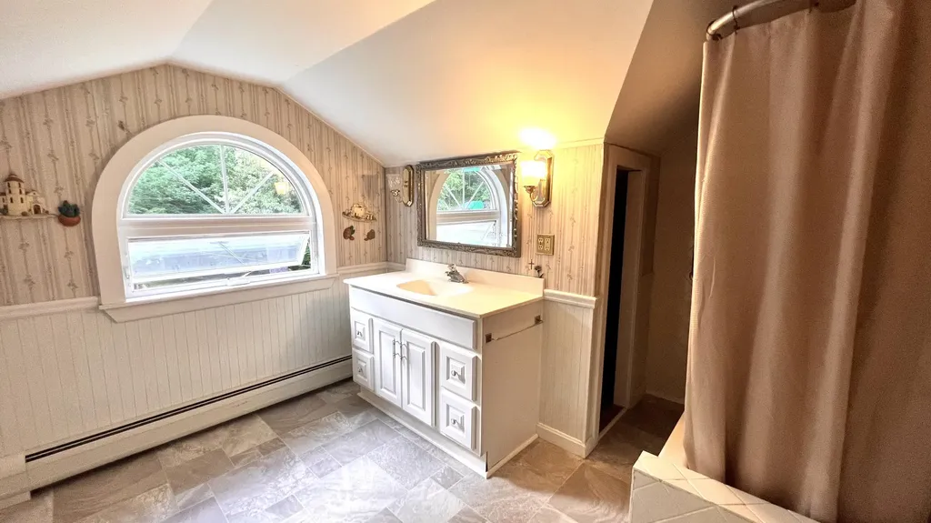 16 Nicholas Lane Dover-foxcroft ME 04426