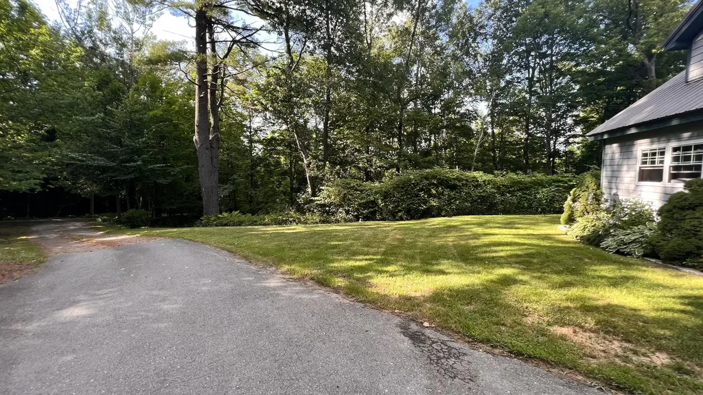 16 Nicholas Lane Dover-foxcroft ME 04426