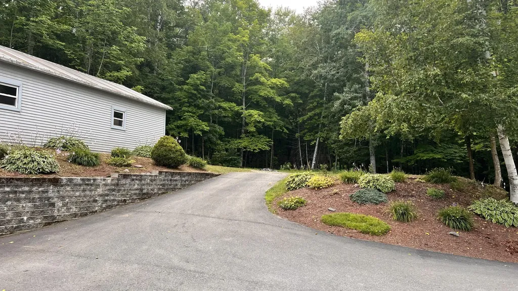 16 Nicholas Lane Dover-foxcroft ME 04426