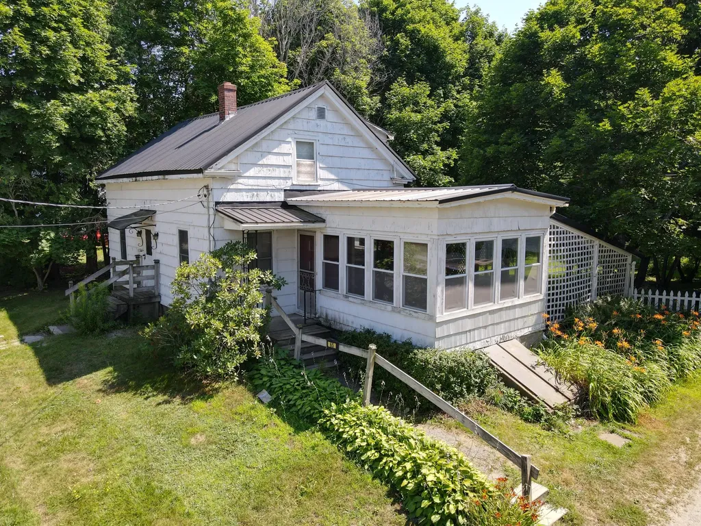 65 S Brewer Drive Brewer ME 04412