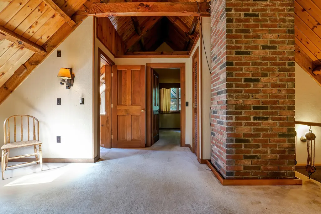 15 Shipyard Point Road Franklin ME 04634