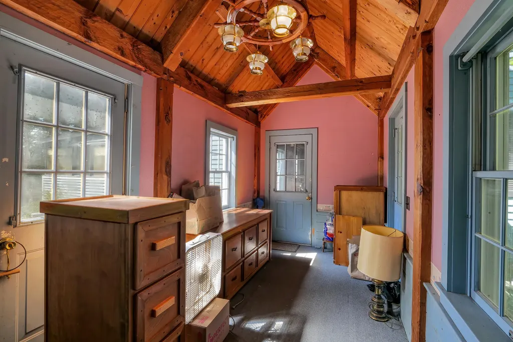 15 Shipyard Point Road Franklin ME 04634