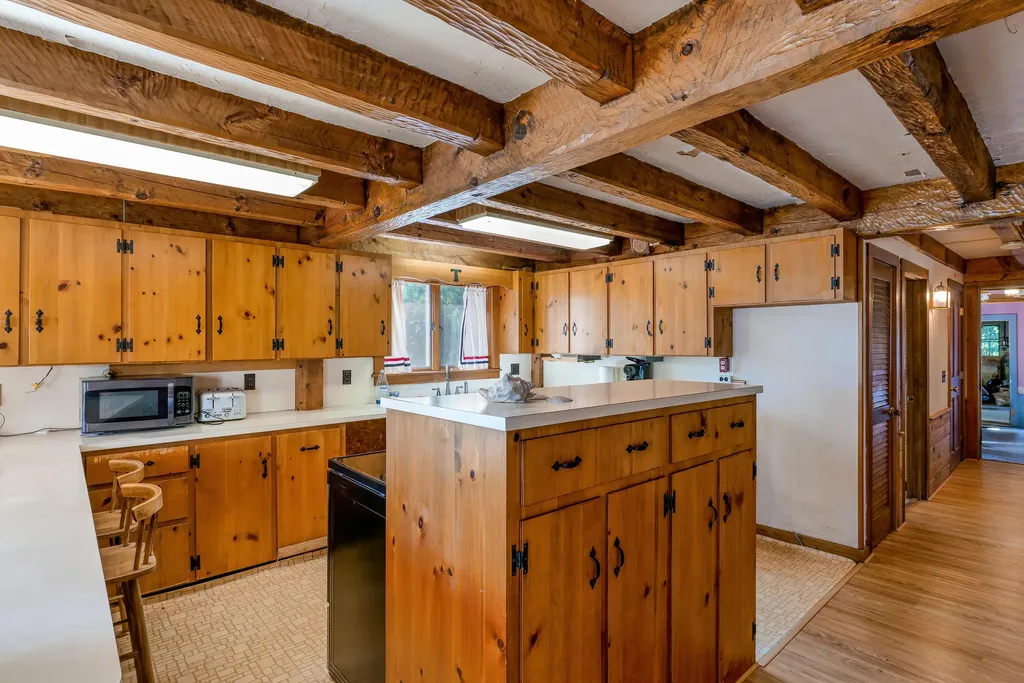 15 Shipyard Point Road Franklin ME 04634