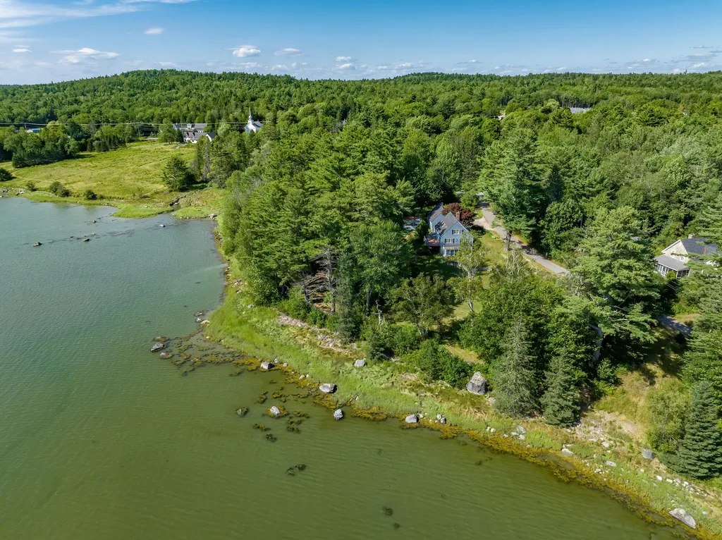 15 Shipyard Point Road Franklin ME 04634