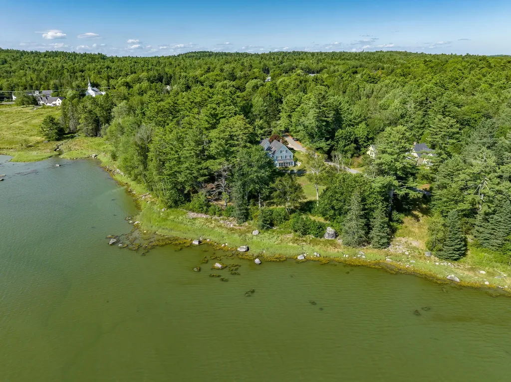 15 Shipyard Point Road Franklin ME 04634