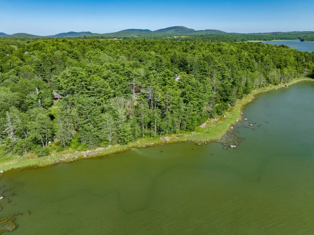 15 Shipyard Point Road Franklin ME 04634