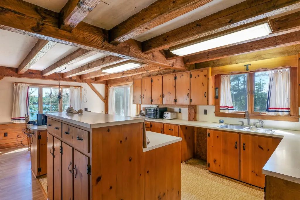 15 Shipyard Point Road Franklin ME 04634