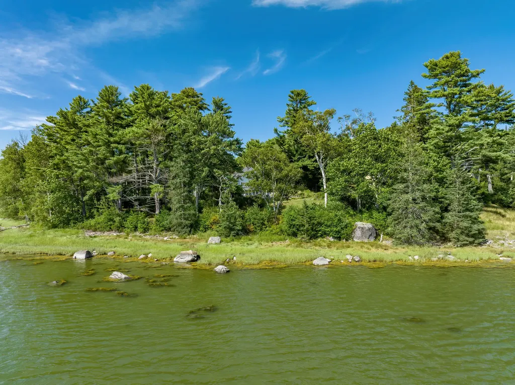 15 Shipyard Point Road Franklin ME 04634