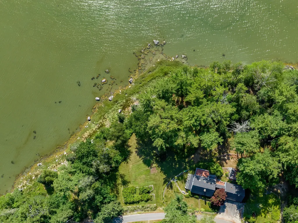 15 Shipyard Point Road Franklin ME 04634