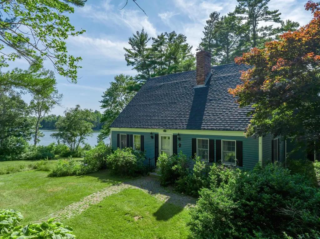 15 Shipyard Point Road Franklin ME 04634