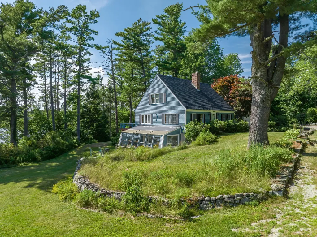 15 Shipyard Point Road Franklin ME 04634