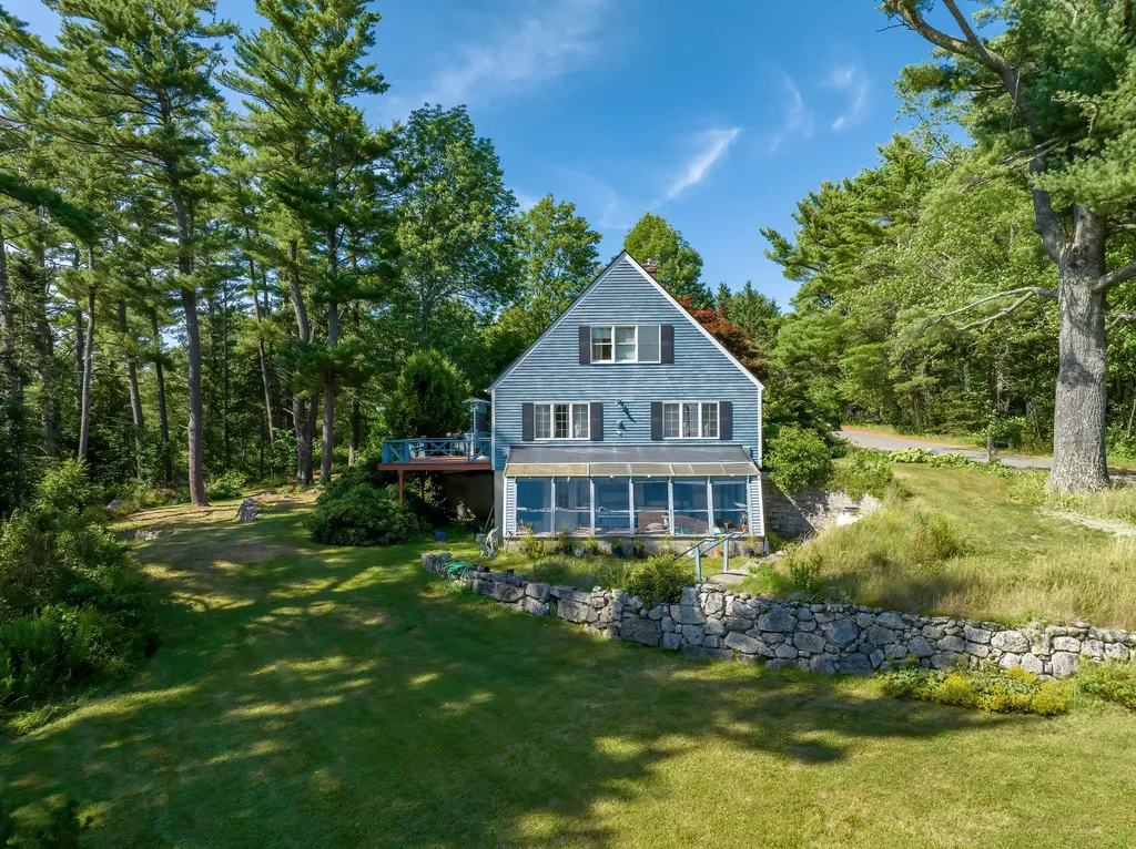15 Shipyard Point Road Franklin ME 04634