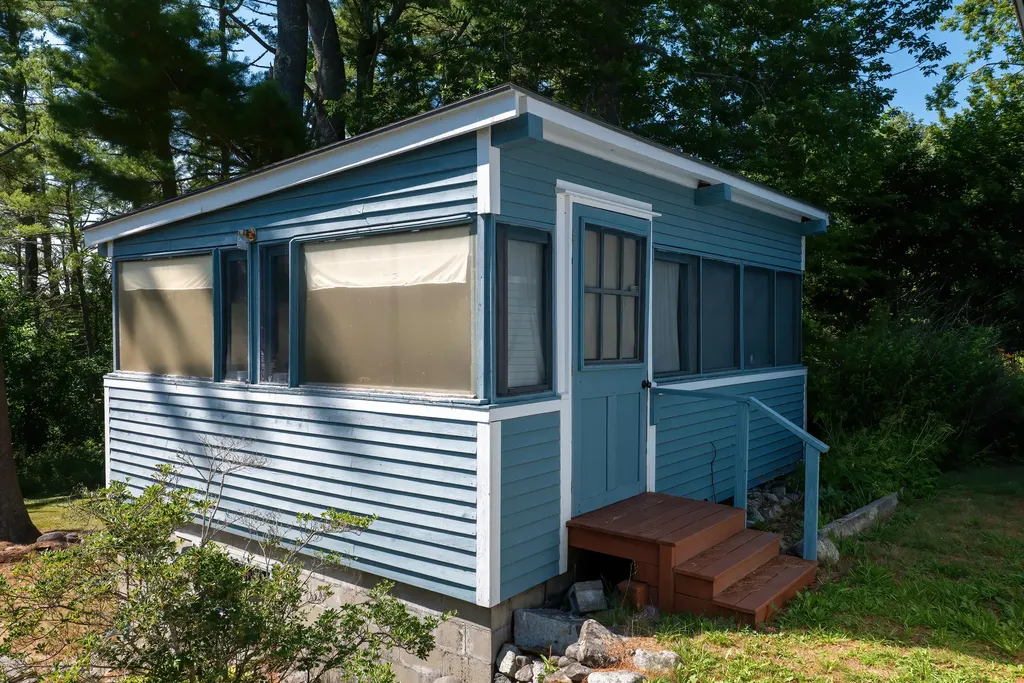 15 Shipyard Point Road Franklin ME 04634